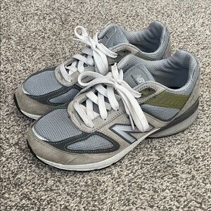 New Balance sneakers (Big kid 5)